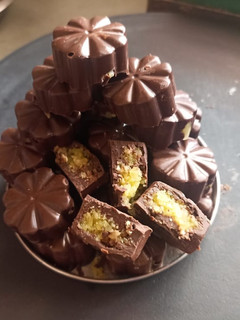 કોકોનટ ચોકલેટ (Coconut Chocolate Recipe In Gujarati) રેસીપી મુખ્ય ફોટો