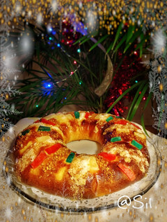 Una foto de 34.🍩Roscón de Reyes al ron. 👑👑👑