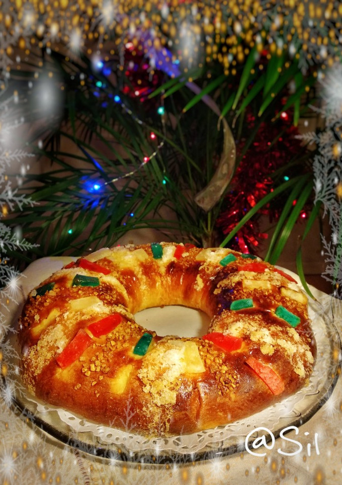 Una foto de 34.🍩Roscón de Reyes al ron. 👑👑👑