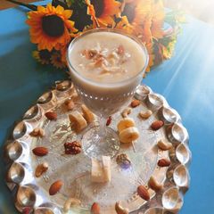 A picture of Banana Dry Fruit Smoothie.