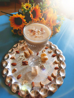 A picture of Banana Dry Fruit Smoothie.