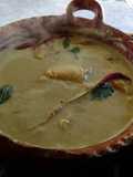 Pollo con habas cremosas