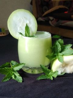 हैल्थी लौकी जूस (Healthy Lauki Juice recipe in Hindi) रेसिपी मुख्य फोटो