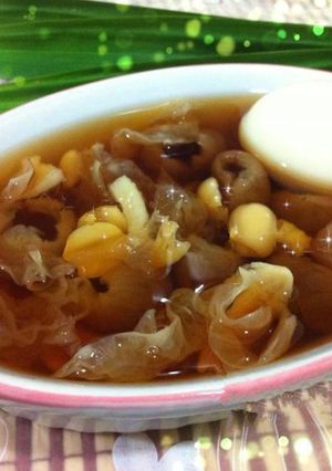 【蓮子百合甜湯】 的食譜成品照片