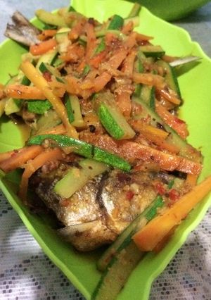 Foto resep Bandeng, bumbu acar timun wortel