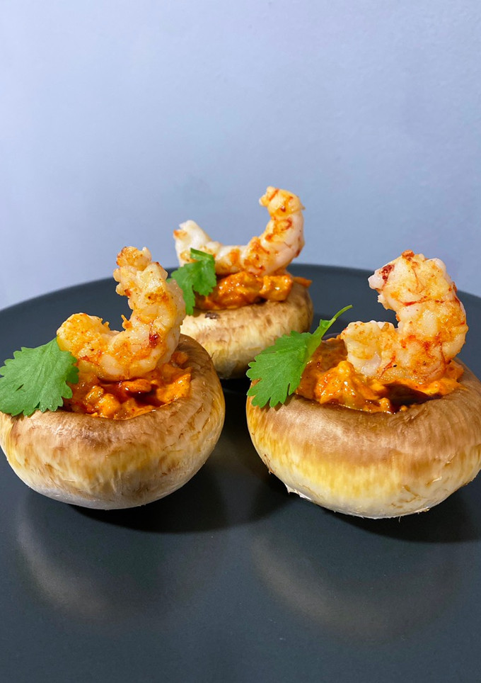 Una foto de Champiñones Rellenos de Gambones al Ajillo 🧄