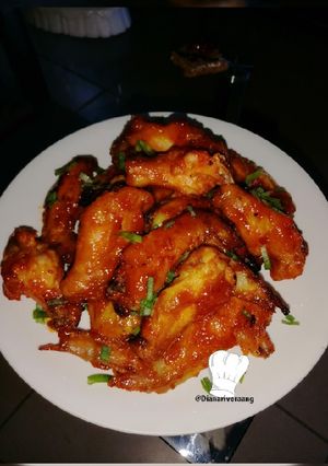 Una foto de Alitas de pollo en salsa BBQ 😳🥵🧂