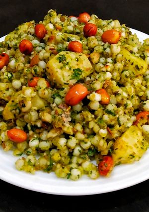 A picture of Hariyali Sabudana Khichdi.