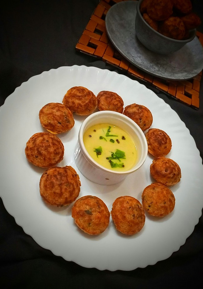 A picture of Split moong dal appe.