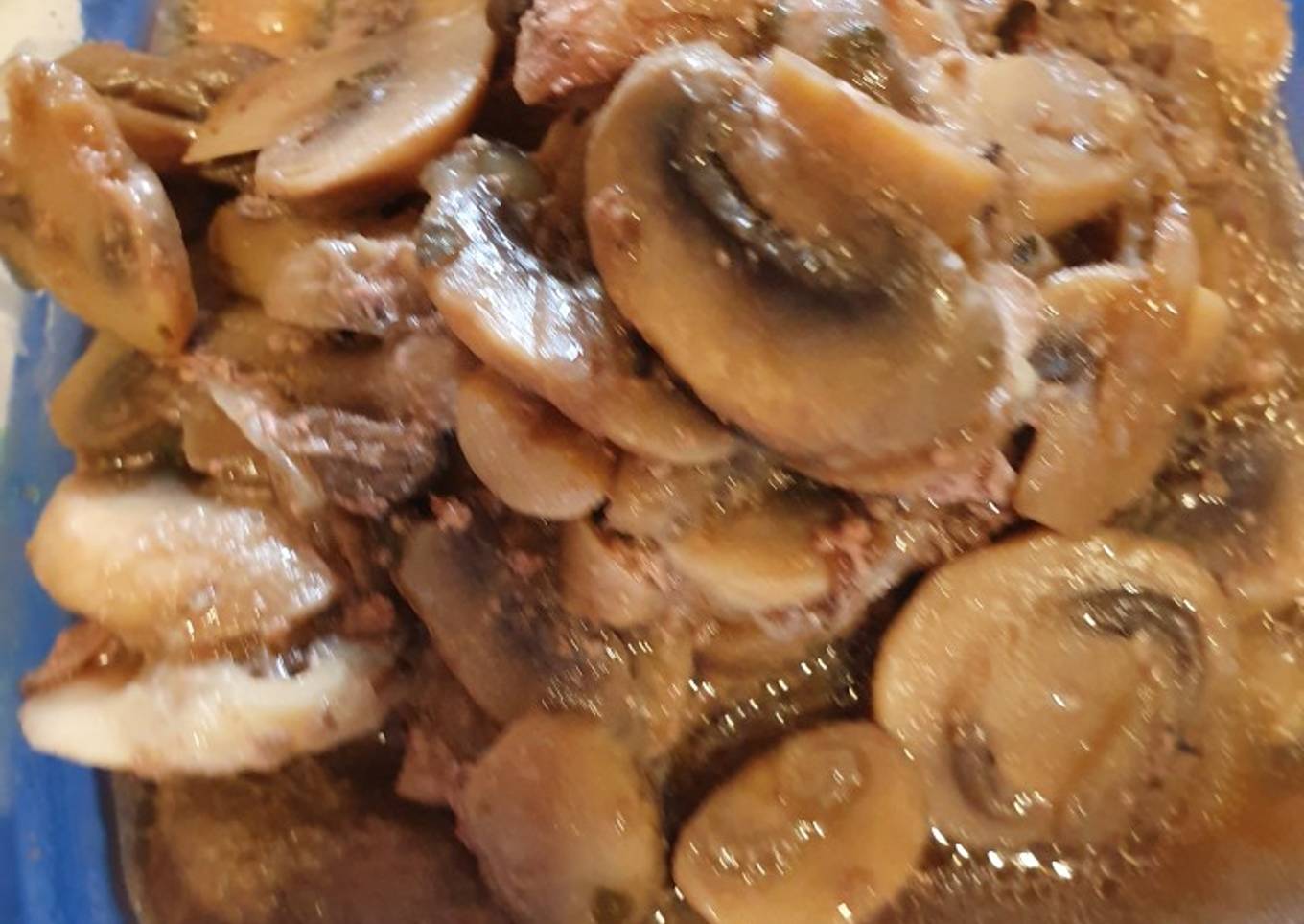 Ternera guisada con champiñones