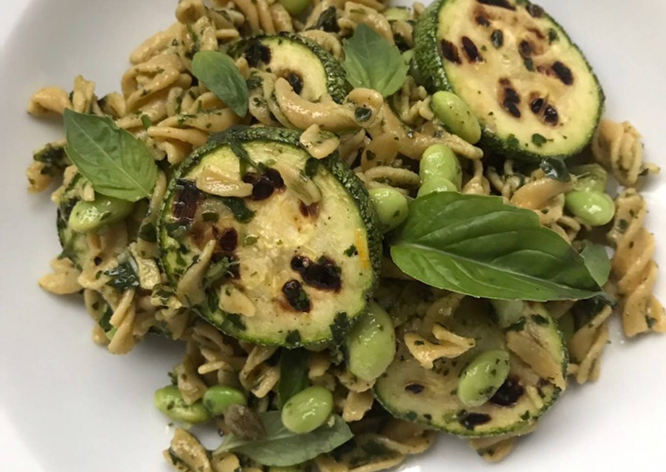 Ensalada de pasta y calabacitas