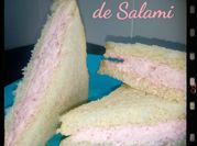 Una foto de sandwiches con queso crema