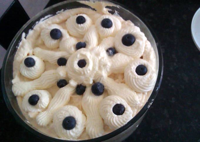 banana, blueberry and coconut trifle
