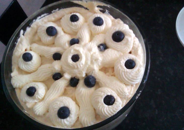 Simple Way to Make Quick banana, blueberry and coconut trifle