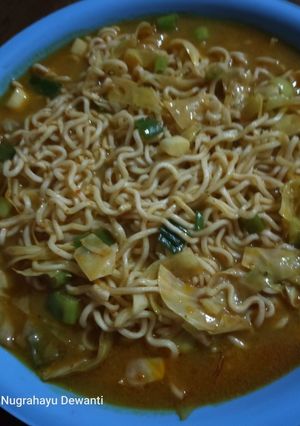 Foto resep Mie Rebus Kuah Kari (lanjutan resep Ayam Goreng Bumbu Kari)