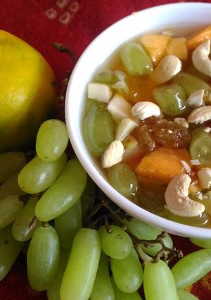 A picture of Fruit chutney.