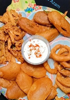 A picture of Mix pakora platter 💕مکس پکوڑہ پلیٹر💕.
