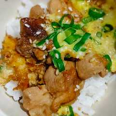 A picture of Oyakodon.