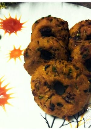 धनिया ब्रेड बड़े (Coriander Bread Bade recipe in hindi) रेसिपी मुख्य फोटो
