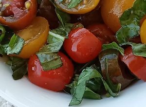 Una foto de Tomatitos colores