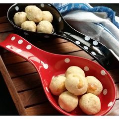 A picture of Rava laddus.