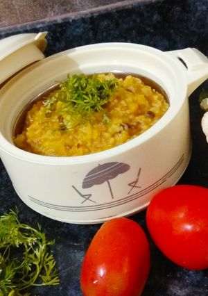 व्हेजिटेबल पंचमेल खिचडी (vegetable panchmel khichdi recipe in marathi) रेसिपी चे मुख्य फोटो 