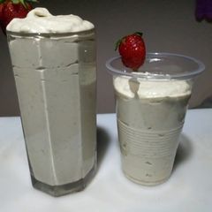 A picture of Fruit shake smoothy.