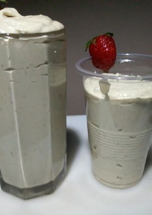 A picture of Fruit shake smoothy.