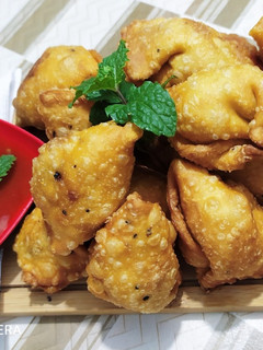 চিকেন ভেজিটেবল সিঙ্গারা 🙂 রেসিপির প্রধান ছবি
