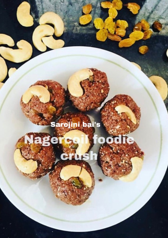 சத்தான உலர் பழ மட்டும் நட்ஸ் லட்டு செய்முறை முக்கிய புகைப்படம்