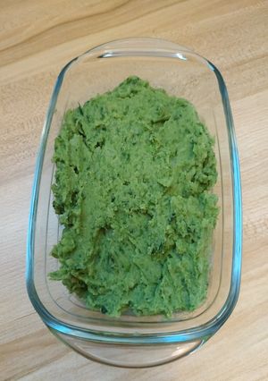 A picture of Mashed Potatoes with Spinach.