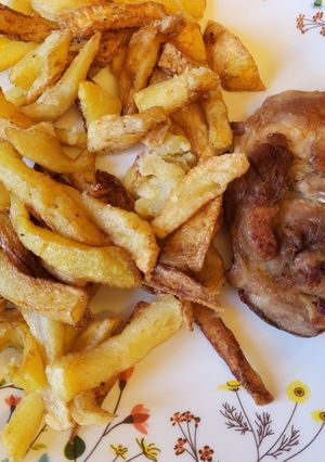 O poză a rețetei Pulpe de pui fragede la tigaie.