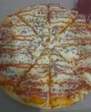 Pizza sosis Simple Takaran sendok Rasanya Juara
