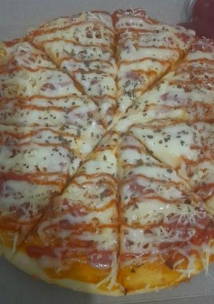 Foto resep Pizza sosis Simple Takaran sendok Rasanya Juara