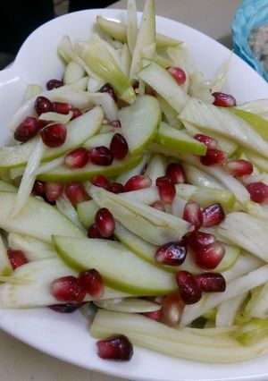 صورة لوصفة سلطة التفاح الأخضر والشومر