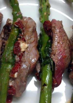 A picture of Grilled Beef Asparagus Rolls.