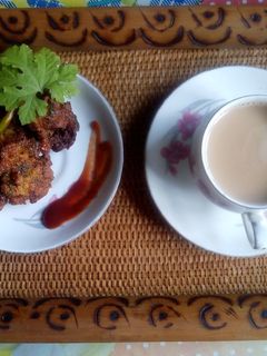 উচ্ছে পাতার বড়া (ucche patar bora recipe in Bengali) রেসিপির প্রধান ছবি