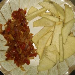 A picture of Yam and onion sauce.