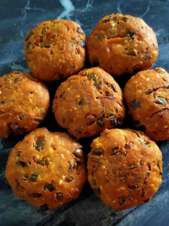 A picture of Maize Flour and Spring Onion Vada.