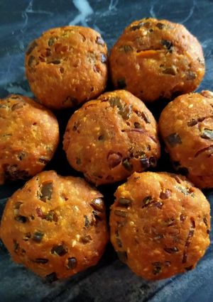 A picture of Maize Flour and Spring Onion Vada.