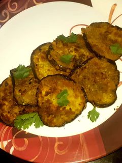 बैंगन भाजा (Baingan bhaja recipe in hindi) रेसिपी मुख्य फोटो