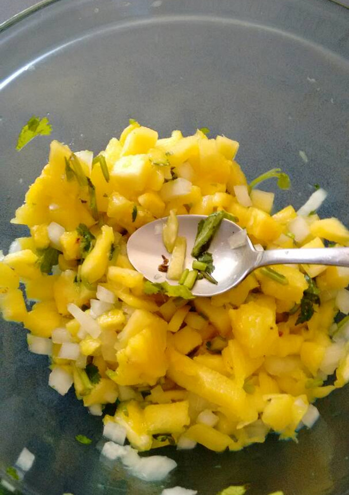 Una foto de Ensalada de piña. ॐ