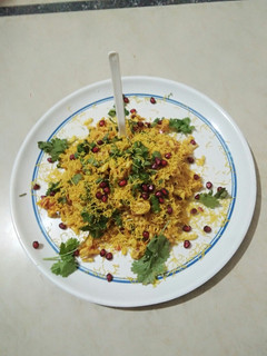 ઝટપટ ભેળ (Zatpat Bhel Recipe In Gujarati) રેસીપી મુખ્ય ફોટો