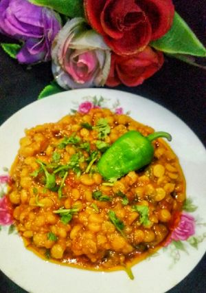 A picture of Dhaba chana daal.