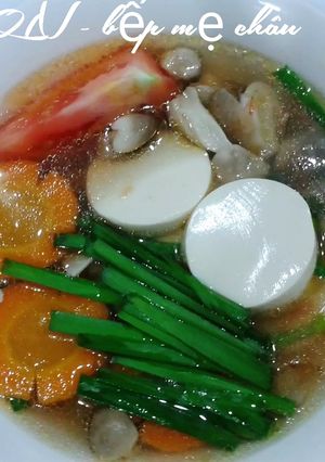 Hình của món Canh Hẹ Đậu Hũ Nấm Rơm chay.