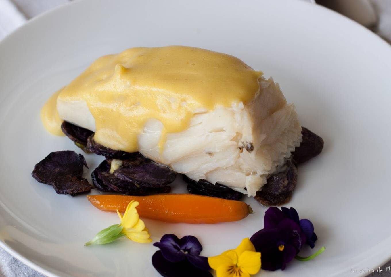 Bacalao con crema de albariño y patatas a lo pobre