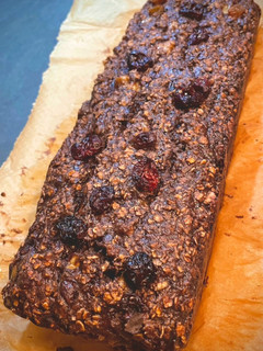 A picture of Banana Oatmeal Cake.