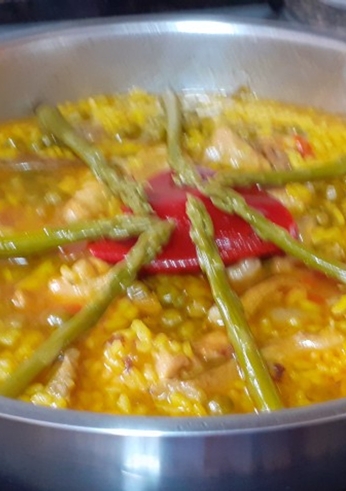 Una foto de Arroz con conejo