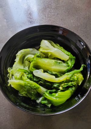 A picture of Boiled Lettuce.
