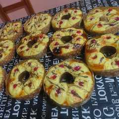 Una foto de Roscas de Pascua festivas